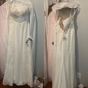 Never altered/worn Essense of Australia wedding dress size US 12 ivory/white